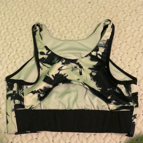 sports bra (no padding) - Picture 2 of 2
